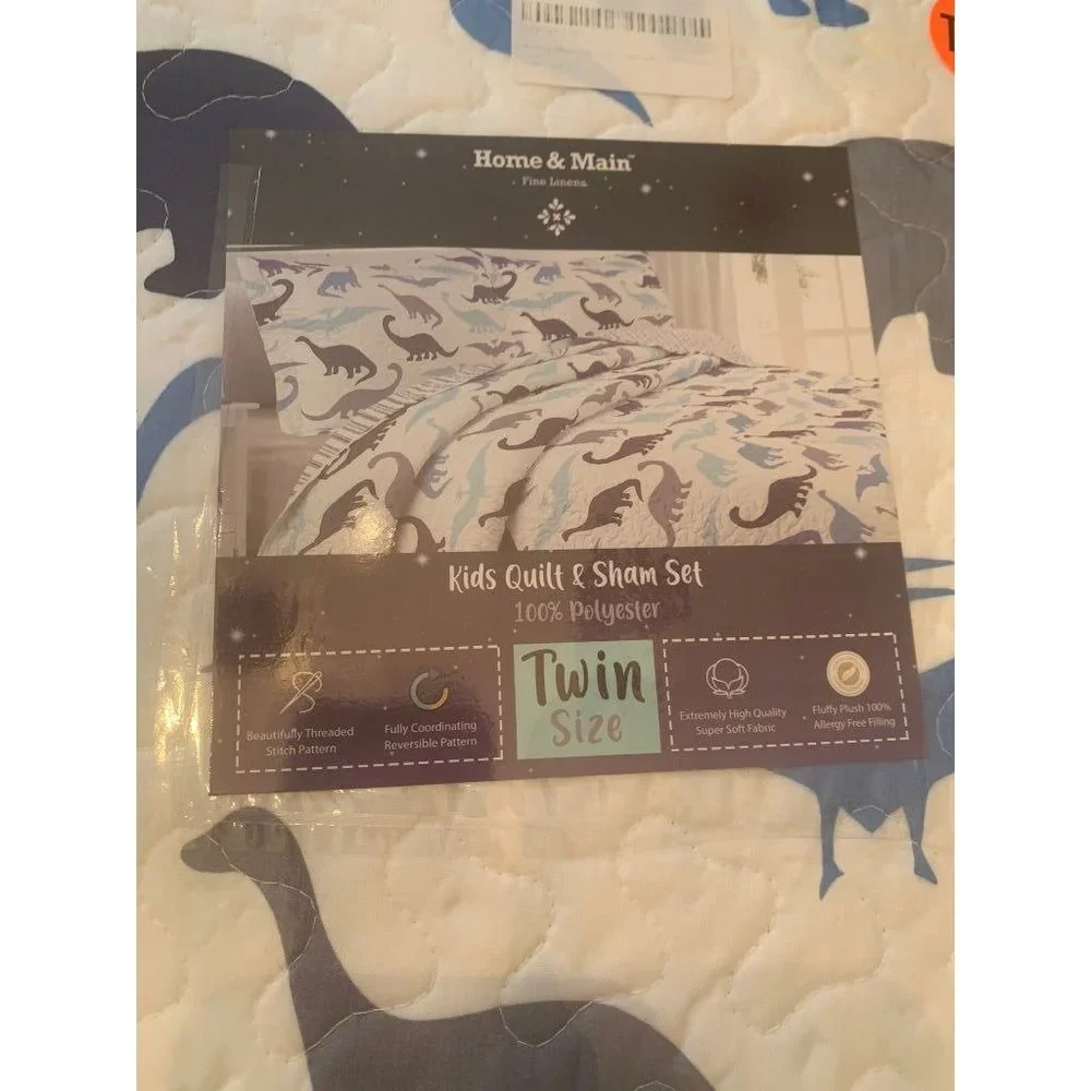 Home & Main Kids Quilt and Sham Set White Blue Dinosaur Pattern Twin Size